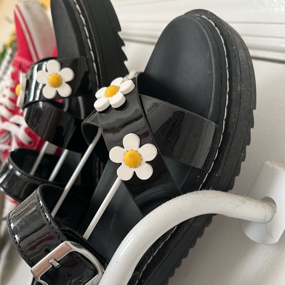 sandals - Picture 2 of 2